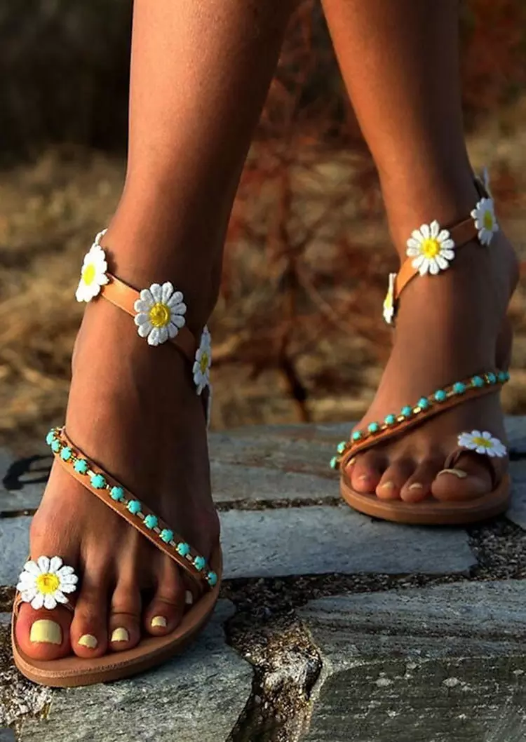 Daisy Turquoise Toe Ring Flat Sandals - Brown 4 Daisy Turquoise Toe Ring Flat Sandals - Brown - Image 2